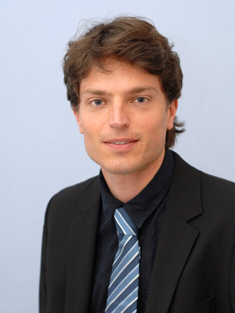 Prof. Dr. Enzo Weber, Leiter des Forschungsbereichs „Prognosen und Strukturanalysen“ des IAB