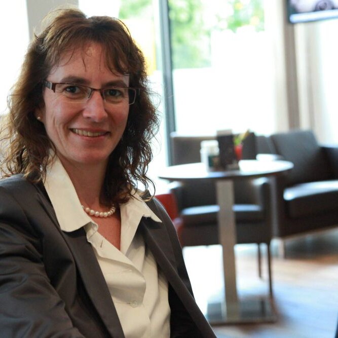Evelyn Saxinger