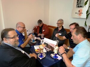 Sommerzeit im Eiscafé bei strömendem Regen