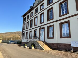 Eingang des renovierten Schlosses