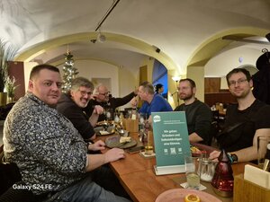 Bier oder Glühwein? Hauptsächlich gute Gespräche mit Gleichgesinnten. 