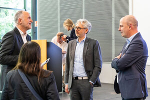 Andreas im Gespräch mit Dr. Florian Habermann (Geschäftsführer der IHK Akademie Schwaben) und Dr. Marc Lucassen (Hauptgeschäftsführer der IHK Schwaben)