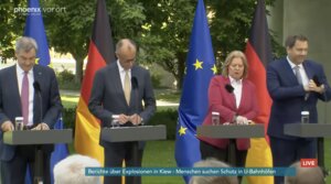 Markus Söder, Friedrich Merz, Bärbel Bas und Lars Klingbeil (v.l.n.r.) zu Beginn der Pressekonferenz, in der sie die Beschlüsse des gestrigen Koalitionsausschusses vorstellen