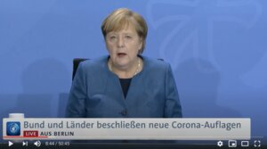 In einer Pressekonferenz mit Michael Müller und Markus Söder hat Angela Merkel die beschlossenen Maßnahmen begründet