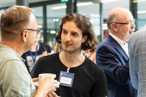 Teilnehmer/innen beim Networking