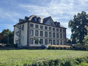 Außenansicht des renovierten Schlosses