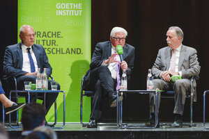 Bundespräsident (damals Außenminister) Steinmeier mit Generalsekretär Ebert und Präsident Lehmann vom Goethe Institut /