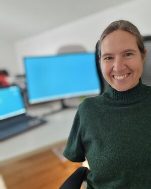 Henriette unterstützt durch ihre eigenen Erfahrungen andere Menschen mit Behinderung auf dem Weg in die berufliche Selbstständigkeit. 