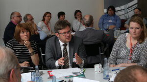 MdB Dr. Martin Rosemann sprach an Tisch 2 - nicht nur über Fragen der Beitragsbemessung (Foto: spdfraktion.de)
