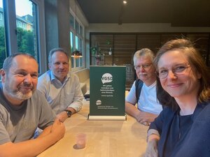 Das Treffen der Regionalgruppe Ruhrgebiet fand auch diesmal wieder in unserer Stamm-Location, dem Hotel Flore in Essen, statt. 