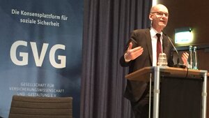 IAB-Vizedirektor Dr. Ulreich Walwei spricht über die "Arbeitswelt im Wandel - Analyse und Prognose"