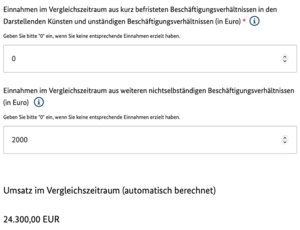 Du musst nun im zweiten Feld auch deine Einnahmen aus nichtselbstständiger Tätigkeit angeben. Das erste Feld betrifft vor allem Künstler.