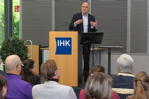Dr. Andreas Lutz (VGSD) bei seinem Vortrag