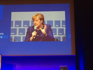 Angela Merkel beantwortet im Anschluss an ihre Rede Fragen aus dem Publikum