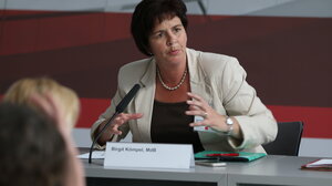 MdB Dr. Birgit Kömpel fasst die Diskussionsergebnisse zusammen (Foto: spdfraktion.de)