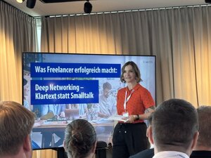 Ebenfalls vor Ort präsent war Sandra Loehning von unserem Kooperationspartner exali. Sie hielt einen spannenden Vortrag über Deep Networking für Freelancer/innen.