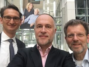 Selfie beim Bundesgesundheitsministerium (BMG) mit meinen Mitstreitern Jochen Clausnitzer (BDD) und Ralf Lemster (BDÜ)