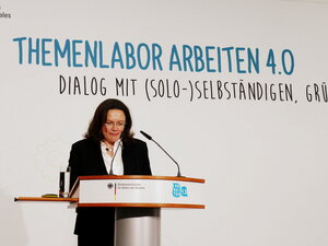 Arbeitsministerin Nahles eröffnet die Veranstaltung