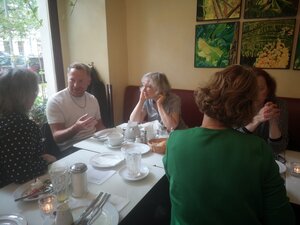Bei unseren 6. Frühstück des Jahres war insbesondere KI ein großes Thema. 