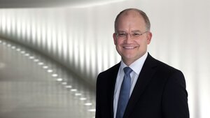 Sebastian Brehm (CSU) geht für 2021 von Steuererleichterungen für heimarbeitende Selbstständige aus