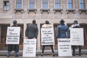 Gruppenmotiv unserer künstlerischen Protestaktion -