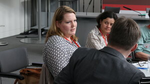 Lebhaftes Gespräch an Tisch 2 (Foto: spdfraktion.de)