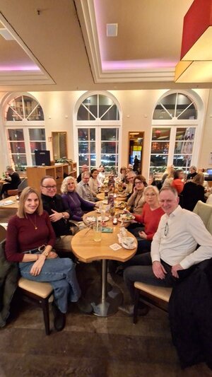 Voller Tisch im Alex zu unserem ersten Stammtisch des Jahres!