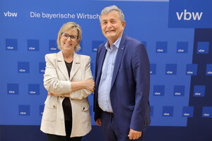 Maria Luis Albuquerque mit vbw-Hauptgeschäftsführer Bertram Brossardt