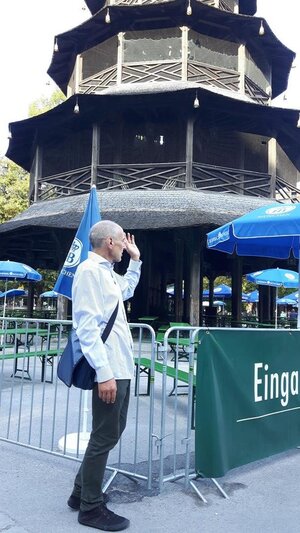 Thought-Starter Nr. 4: Angelangt am „Münchner Biertempel“ – dem Chinesischen Turm im Englischen Garten.