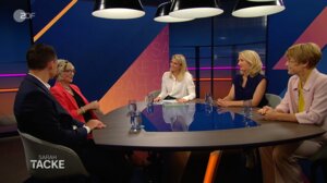Von links nach rechts: MdB Pascal Reddig , Angelika Kindt, Sarah Tacke, Ines Schwndtner und Veronika Grimm sprachen über die Empfehlungen der Rentenkommission<br>