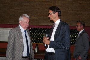 Im Gespräch mit Dr. Achim Bertuleit vom Bundeskanzleramt (links): BDD-Geschäftsführer Jochen Clausnitzer