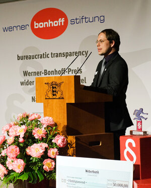 Tim Wessels bedankt sich in seiner Rede für die Verleihung des Bonhoff-Preises