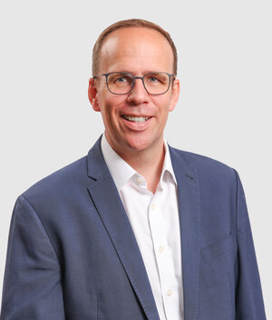 Jörn Freynick, Leiter Politik