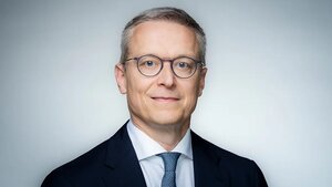 Karsten Wildberger ist Bundesminister für Digitales und Staatsmodernisierung und koordiniert die Bürokratieabbau-Maßnahmen der Regierung.