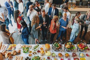 Der Selbstständigentag endet mit einem Networking-Event, bei dem wir mit einem Stehtisch präsent sein werden