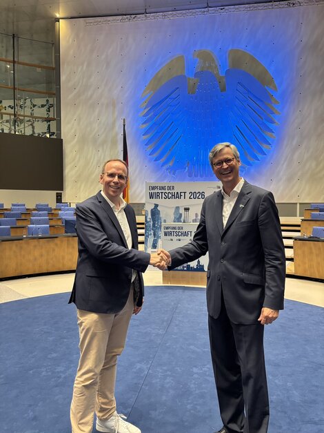 Jörn Freynick mit Dr. Hubertus Hille (Geschäftsführer IHK Bonn/Rhein-Sieg) 