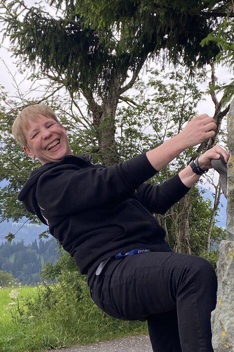 Wenn sie nicht gerade mit ihrer Regionalgruppe im Allgäu wandert, übersetzt unsere neu gewählte Kassenprüferin Karin Zweigler zwischen "Kanzleiisch" und "Mandantisch".