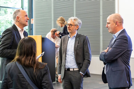 Andreas im Gespräch mit Dr. Florian Habermann (Geschäftsführer der IHK Akademie Schwaben) und Dr. Marc Lucassen (Hauptgeschäftsführer der IHK Schwaben)