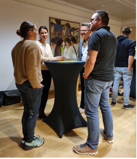 Die TeilnehmerInnen des ersten Regionalgruppen-Treffen im Allgäu beim moderierten Netzwerken.