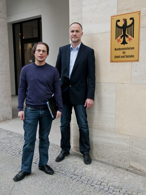 Tim Wessels und Andreas Lutz vor ihrem Termin mit der Ministerin