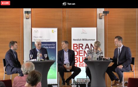 Es diskutieren: Daniel Ulber, Rolf Schmachtenberg, Rainer Schlegel, Gundula Roßbach, , Moderator