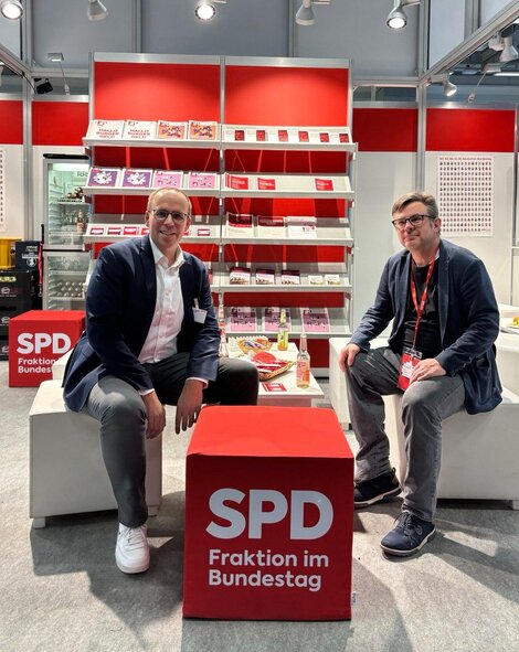Jörn Freynick (l.) mit SPD-MdB Martin Rosemann