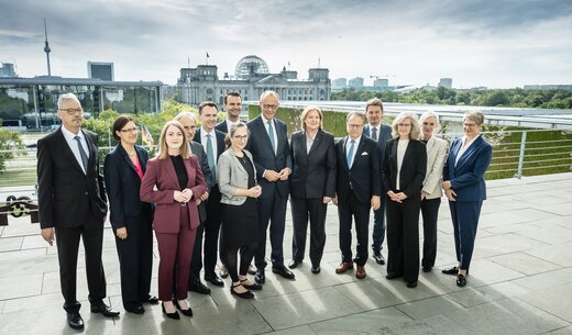 Was die Empfehlungen für uns Selbstständige bedeuten: Bericht der Rentenkommission unter der Lupe