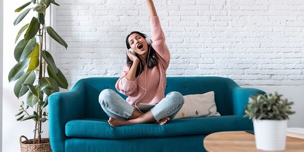 Musik, die uns zu neuen Höhenflügen inspiriert: Hol dir die Playlist „VGSD macht Selbstständigen Mut“ auf die Ohren
