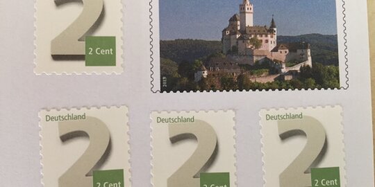 Schon wieder neue Marken: Post erhöht Briefporto auf 70 Cent
