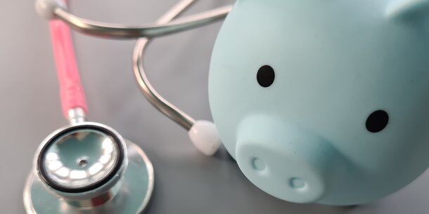 Hohe zusätzliche Abzüge auf Kapitalerträge und Renten vermeiden:Gesetzlich krankenversichert? – Was das für die Altersvorsorge von Selbstständigen bedeutet