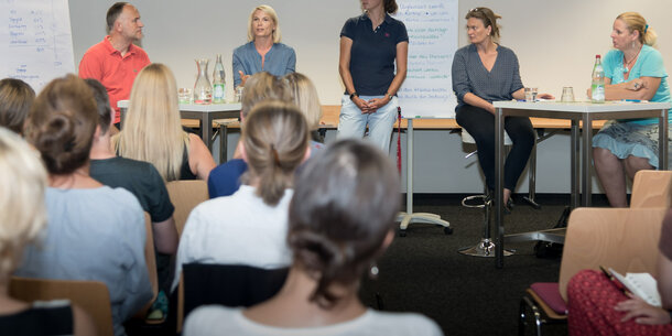 Durch die Krankenversicherung arm ins Alter? - Bericht über Vortrag und Podiumsdiskussion in München
