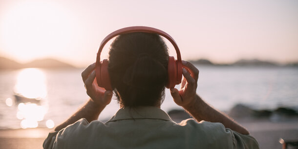 Podcastempfehlungen für deinen Sommer: Das sind die Favoriten des VGSD-Teams