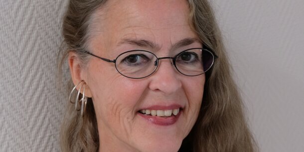 Unsere fleißigsten Expert/innen auf "Frag den VGSD": Dank Adriane Henniges wird unsere Community zu Paragraphenreitern