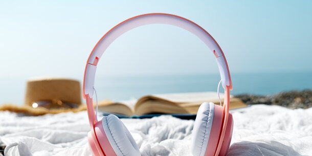 "VGSD Story"-Highlights: Unsere Podcast-Empfehlungen für den Sommer